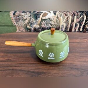 🌼 Vintage Green Enamel Saucepan w/ Lid & Wooden Handle – Mid Century Design🌼